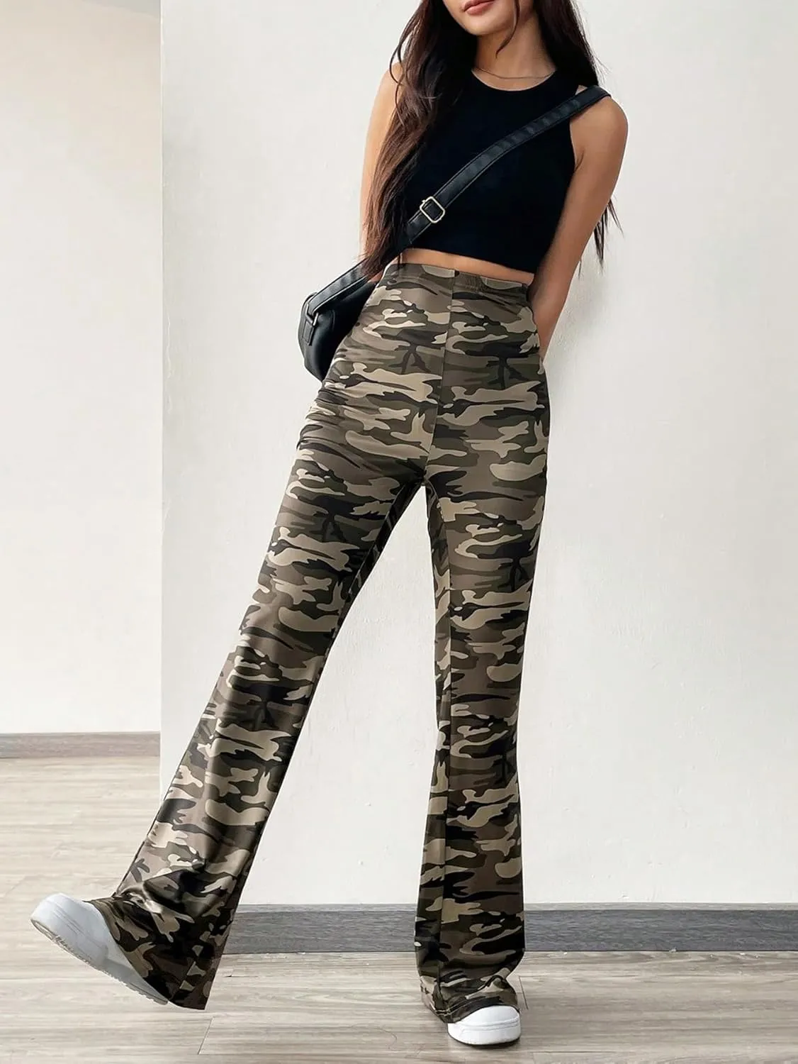 WDIRARA Women's Newspaper Print Flare Wide Leg Elastic Waist Fitted Funky Letter Print Pants